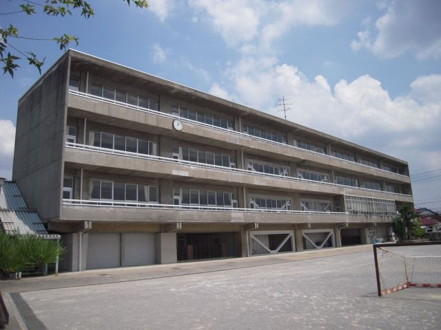 Junior high school. Municipal Kasamatsu 880m up to junior high school (junior high school)