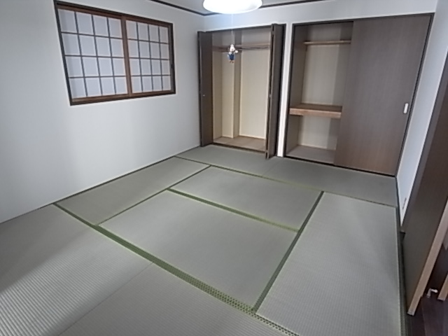 Other room space. There and convenient Japanese-style room