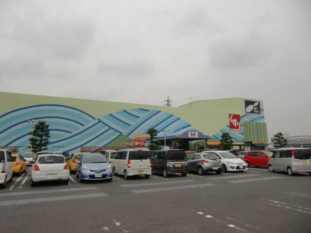 Shopping centre. LC World Motosu until the (shopping center) 2600m