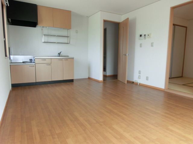 Living and room. Spacious LDK. 