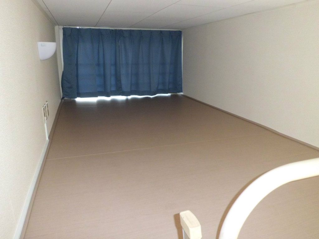 Other room space. Wide loft. You can use various. 