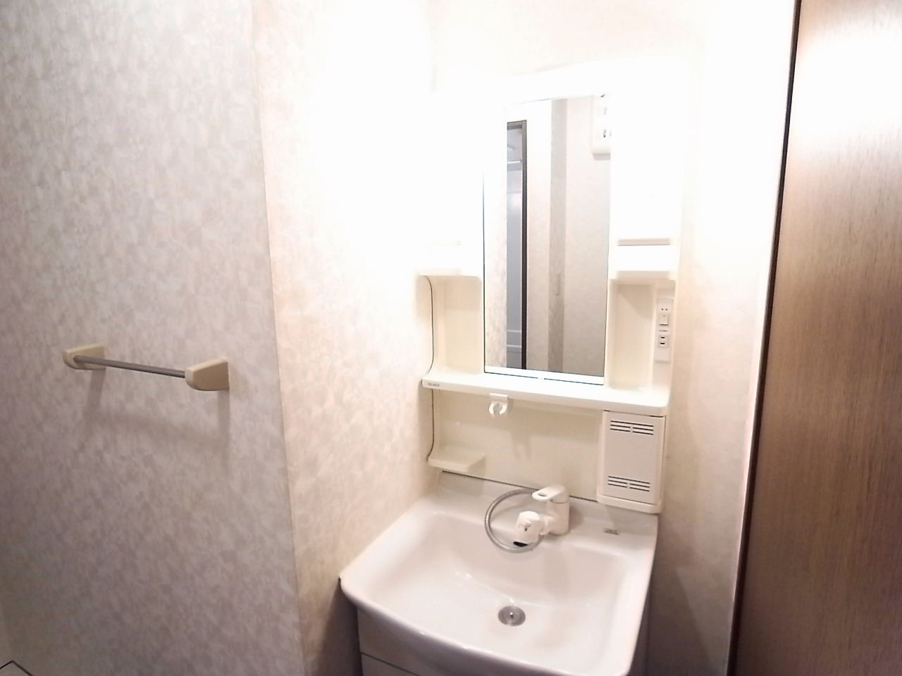 Washroom.  ※ Isomorphic reference photograph