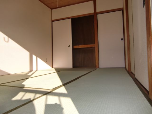 Living and room. I also calm Japanese-style room