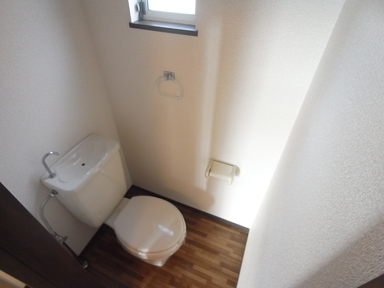 Toilet. Same property reference photograph