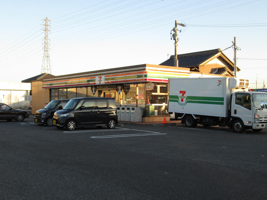 Convenience store. Seven-Eleven Kakamigahara Nakanobata the town store (convenience store) to 416m