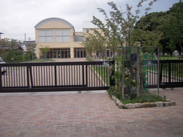 kindergarten ・ Nursery. Naka center nursery school (kindergarten ・ 790m to the nursery)