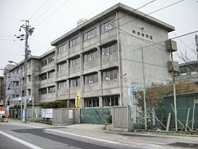 Junior high school. Kakamigahara Municipal central junior high school (junior high school) up to 2657m