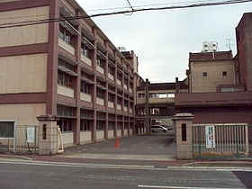 Primary school. 668m to Kakamigahara stand Unuma second elementary school (elementary school)