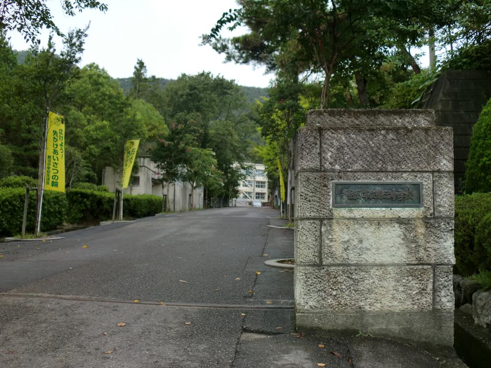 Junior high school. Unuma 2860m until junior high school