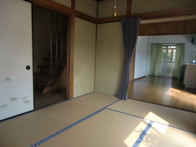 Living and room. 6 Pledge of Japanese-style room