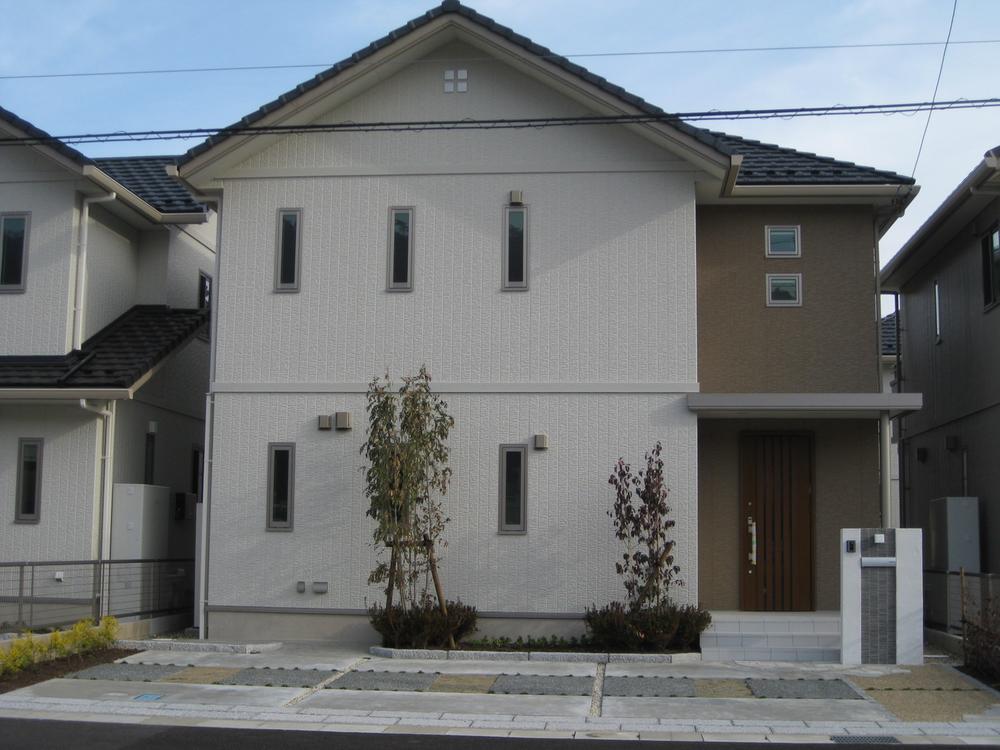 Local appearance photo.  [15-8] Local (March 2013) Shooting