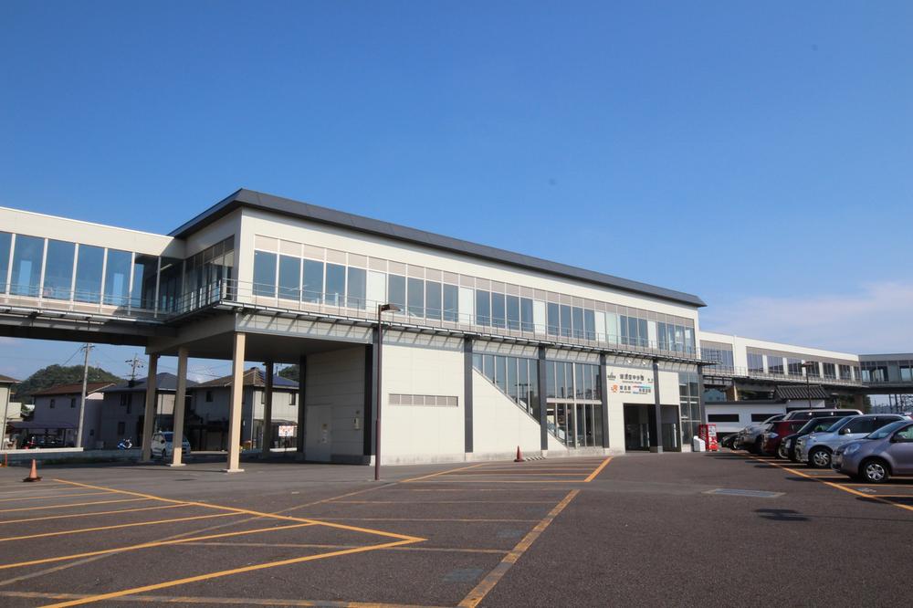 Other. Aerial walkway connecting the JR "Unuma" Station and Meitetsu "new Unuma" station. Rotary and the parking lot also been developed, Convenient and was reborn in a new station. (August 2013 shooting)