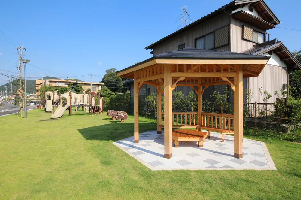 Other. The new site close to the park is laid lawn.  Also it has become a haven for peace of mind new family gather in a fall also running around with your child.  (August 2013 shooting)