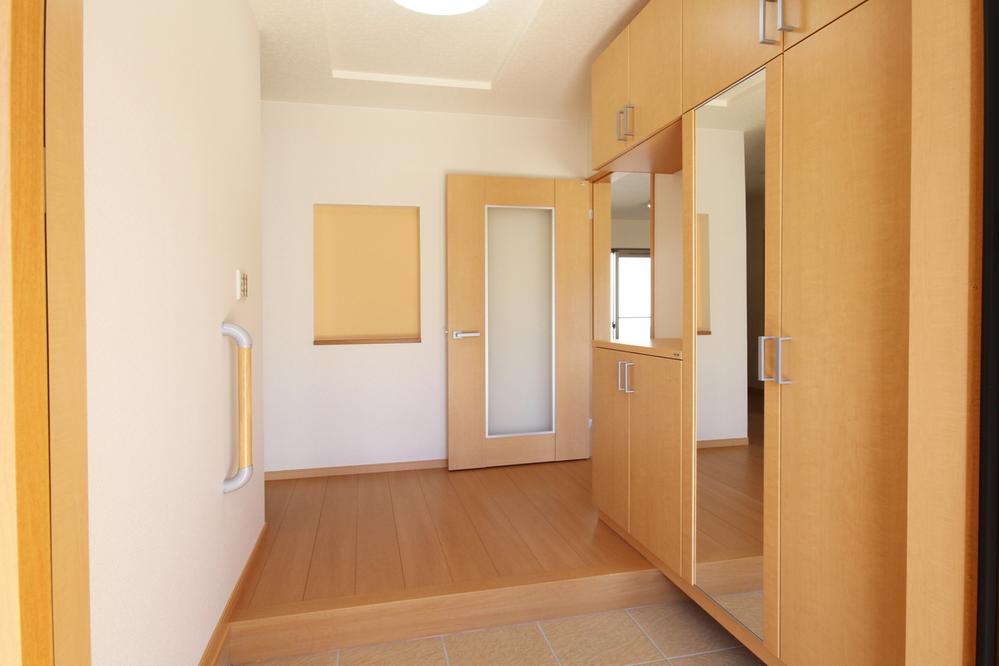 Entrance. Open-minded entrance that sunshine pours. 