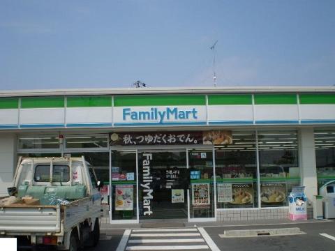 Other. FamilyMart Kakamigahara hope town shop to (other) 524m