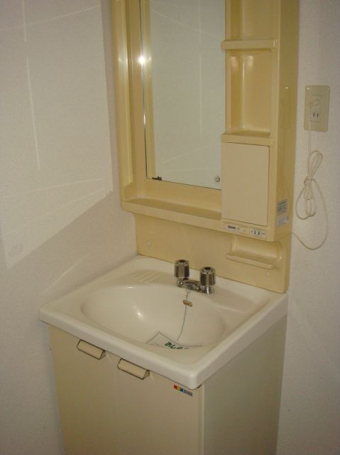 Washroom. It comes with a vanity. 