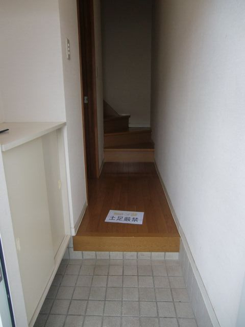 Entrance. It is with cupboard