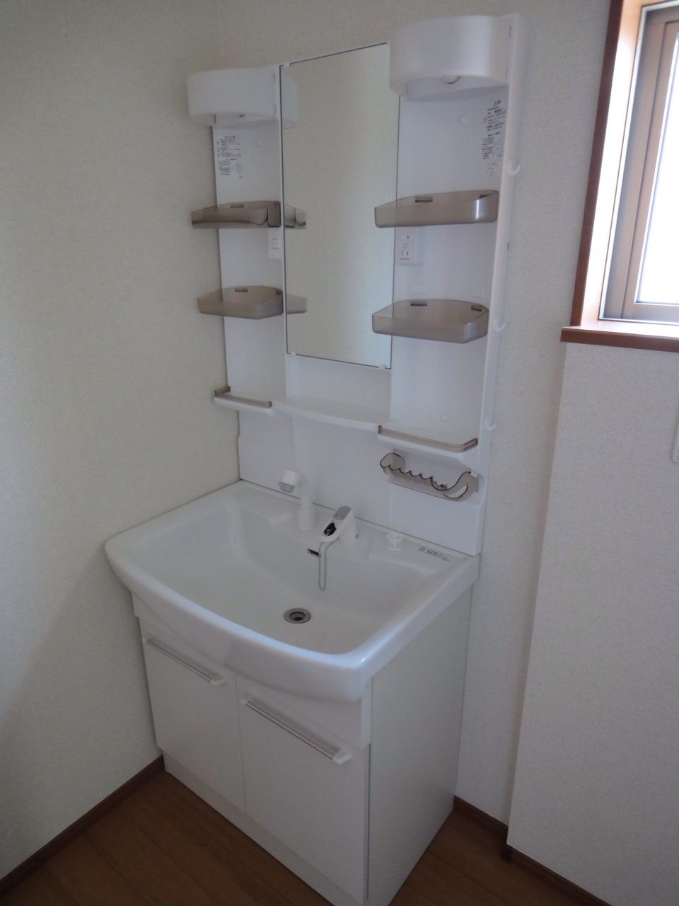 Wash basin, toilet. 8 Building (2013.11.14 shooting)