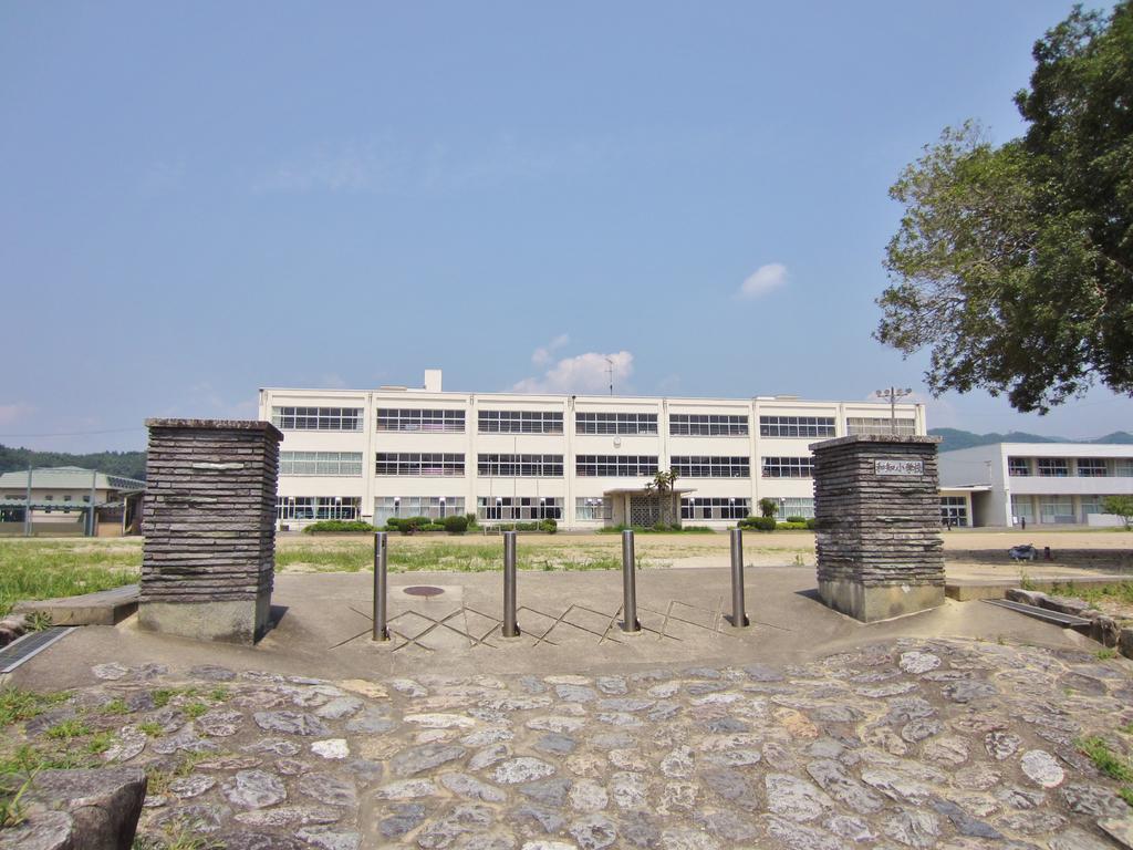 Primary school. 2514m until yaotsu stand Wachi elementary school (elementary school)
