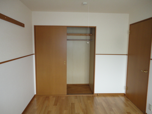 Other room space. There is also housed in the Western-style. 