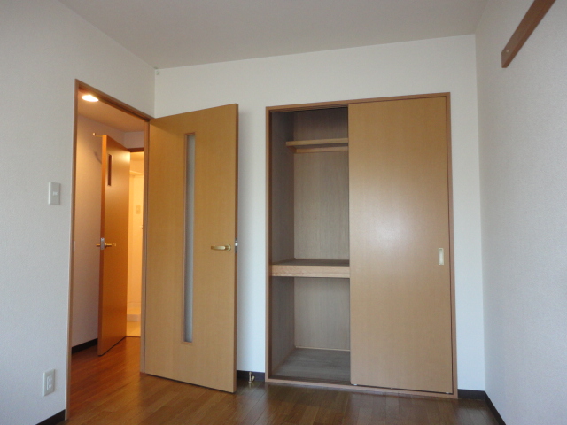 Other room space. Western-style housing