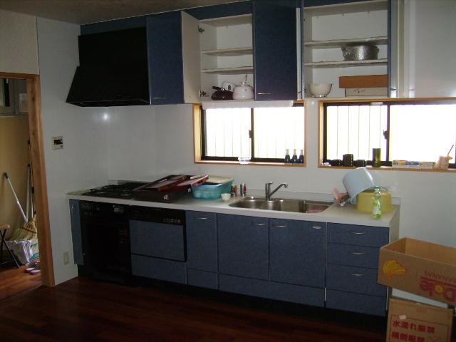 Kitchen. System kitchen with a dishwasher