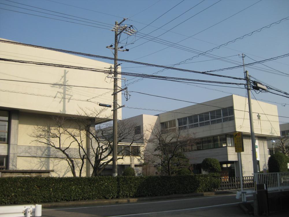 Primary school. 1200m to Mizuho Municipal Hozumi Elementary School