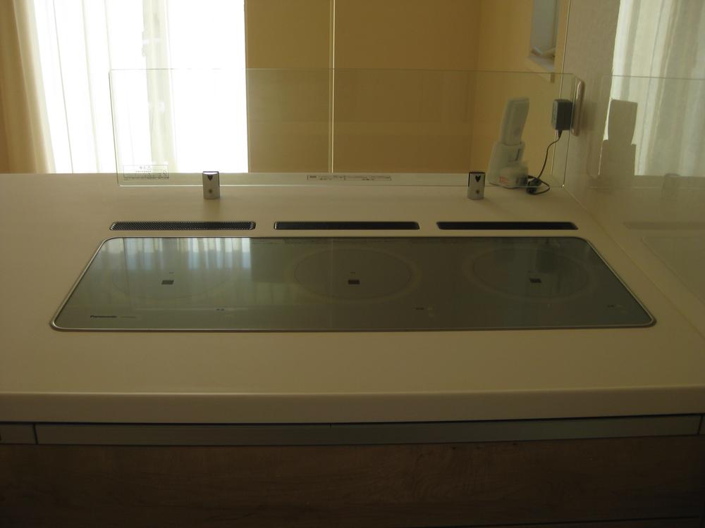 Other Equipment. 3 is the neck of the IH heater. (Panasonic)