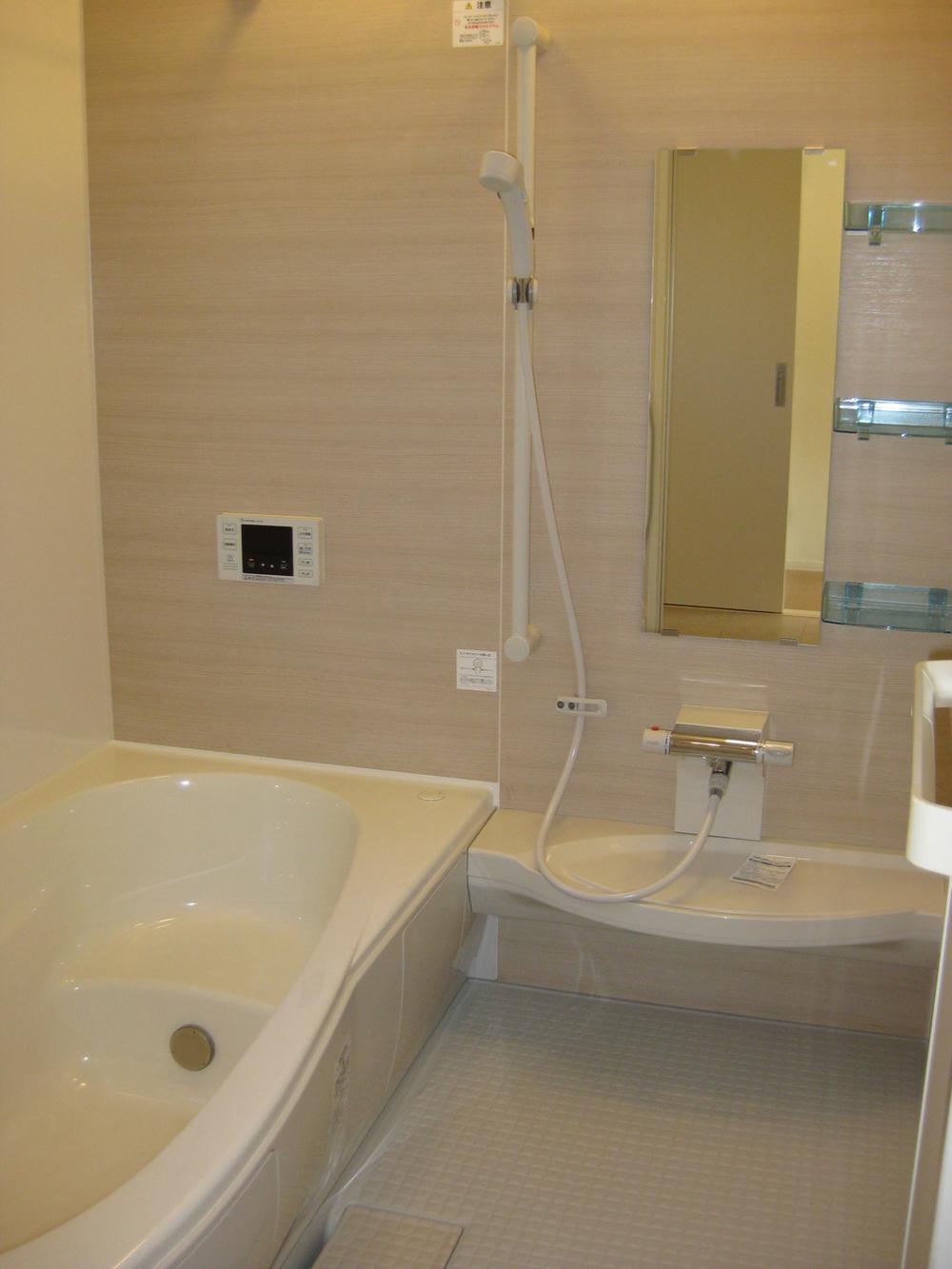 Other Equipment. Since it is a bathroom dryer with in the unit bus, Warm bath can be enjoyed in the warm-up operation. 