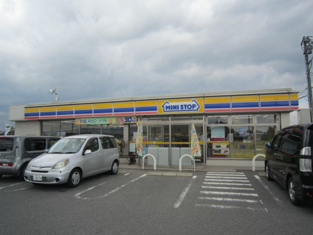 Convenience store. MINISTOP up (convenience store) 730m