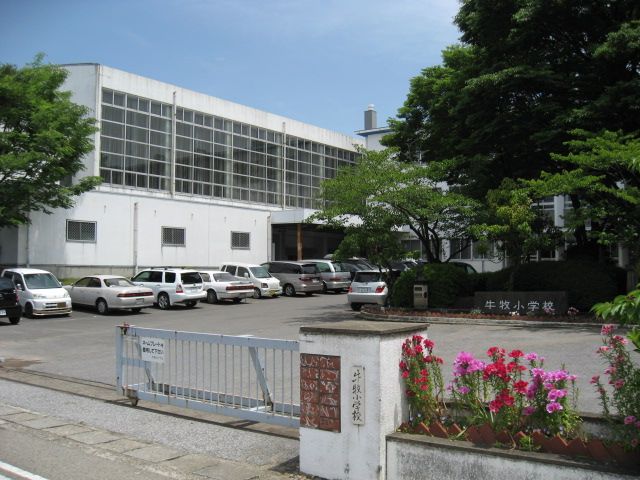 Primary school. Municipal Ushiki up to elementary school (elementary school) 500m