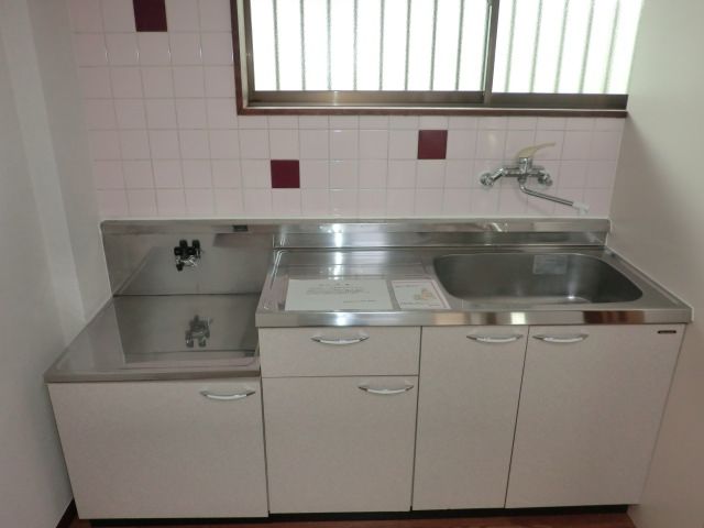 Kitchen. Kitchen, Gas stove is can be installed. 