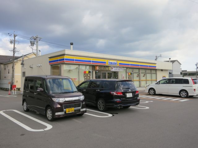 Convenience store. MINISTOP up (convenience store) 620m