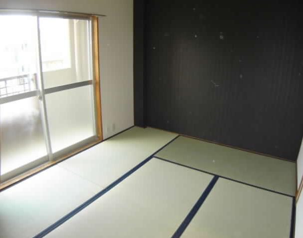 Other room space. After all settle down Japanese-style room