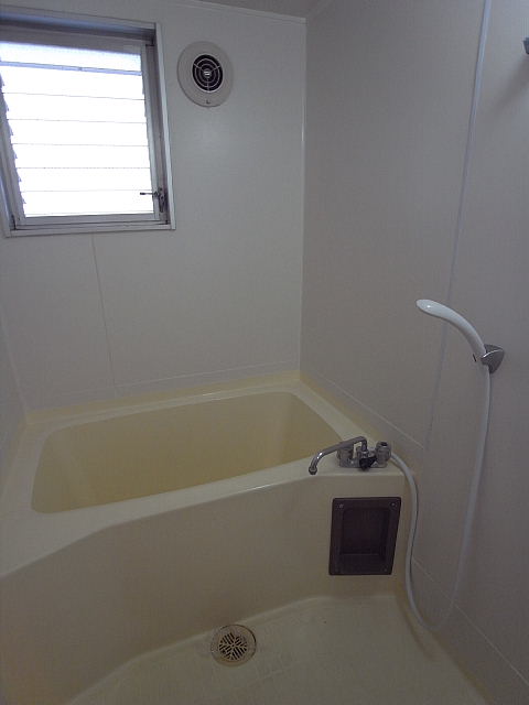 Bath. You can bathe comfortably equipped with large windows ☆ 