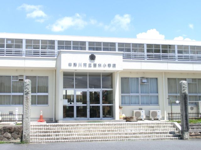 Primary school. 1800m until the Municipal seedlings elementary school (elementary school)