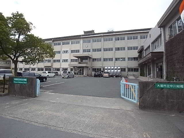 Primary school. 664m to Ogaki Tatsunaka River Elementary School (elementary school)