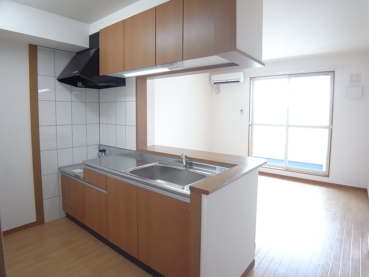 Kitchen. Conveniently it comes with storage is also on! Efficiency of the dishes also up