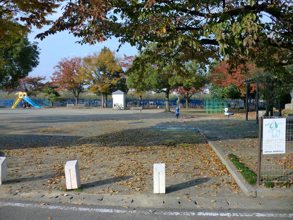 park. 200m to Minamiwakamori North Park