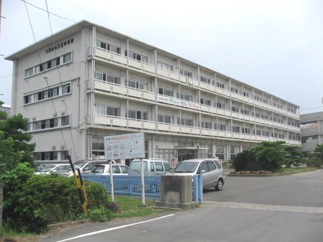 Junior high school. Municipal Enami until junior high school (junior high school) 2200m
