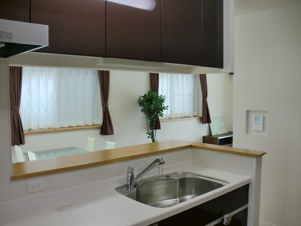 Kitchen. Room (August 2013) C Building shooting