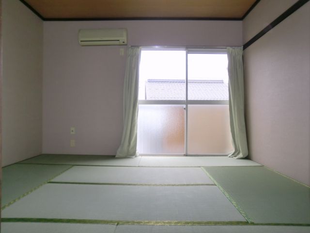 Living and room. Go easy Japanese-style room of sunshine