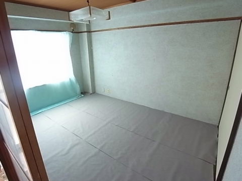 Living and room. South-facing day is a good Japanese-style room, I will calm. 