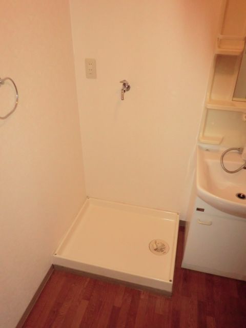 Other Equipment. Is Indoor Laundry Area. 