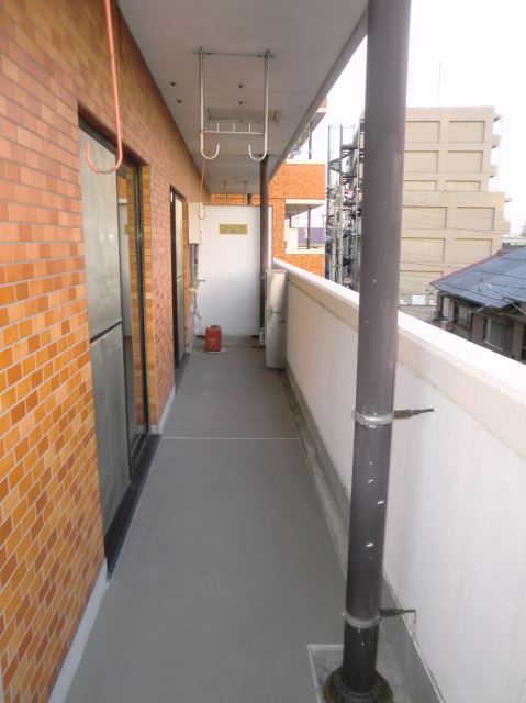 Balcony. Veranda a lot of laundry is put. 