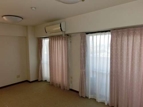 Living and room. Western-style about 10.6 tatami