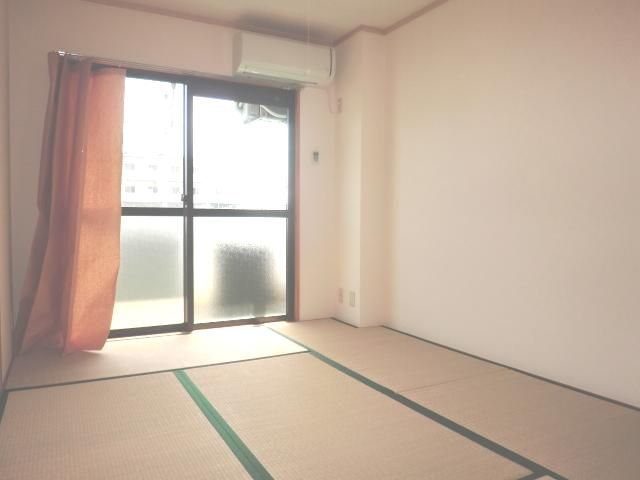 Living and room. It is a day of looks good Japanese-style room. 