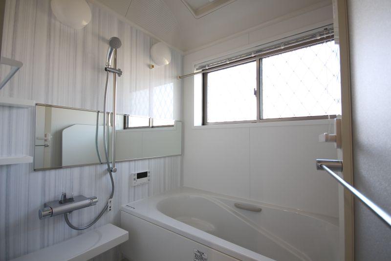 Bathroom. Indoor (10 May 2013) Shooting