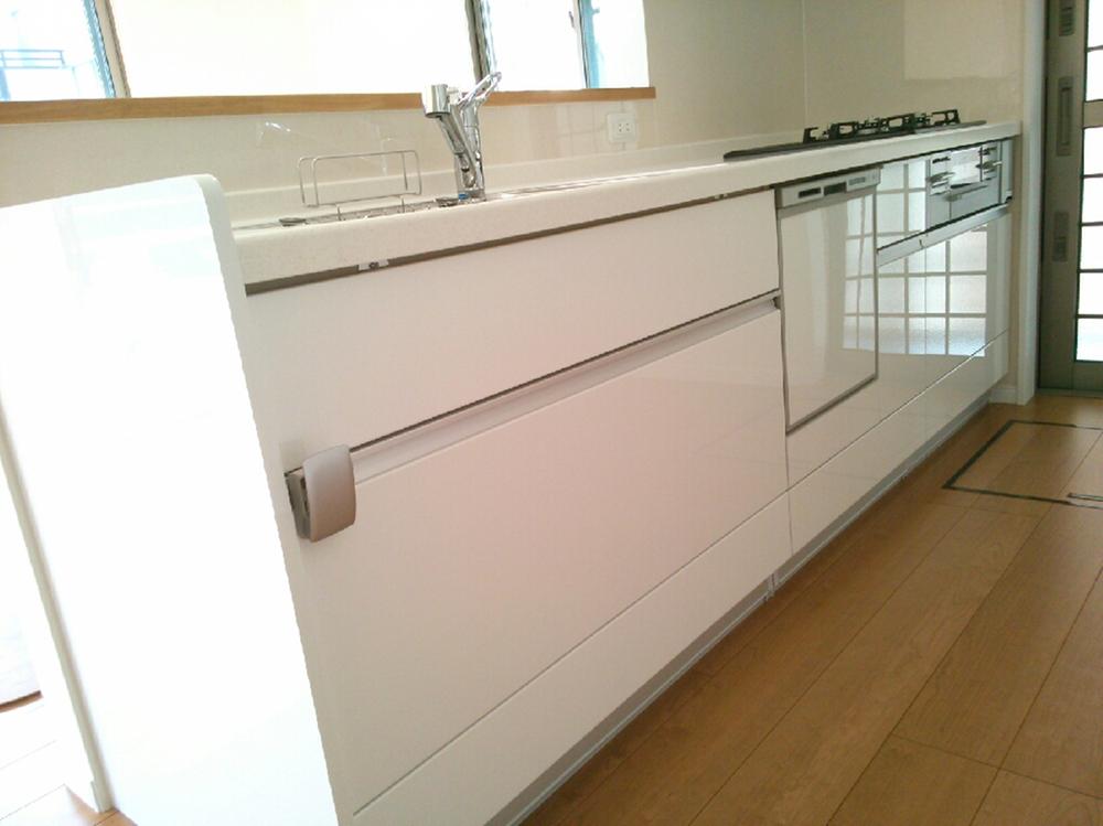 Kitchen. Indoor (11 May 2013) Shooting