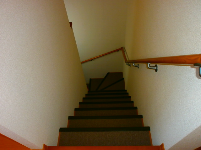 Entrance. In private stairs, Each has stairs every one room. 